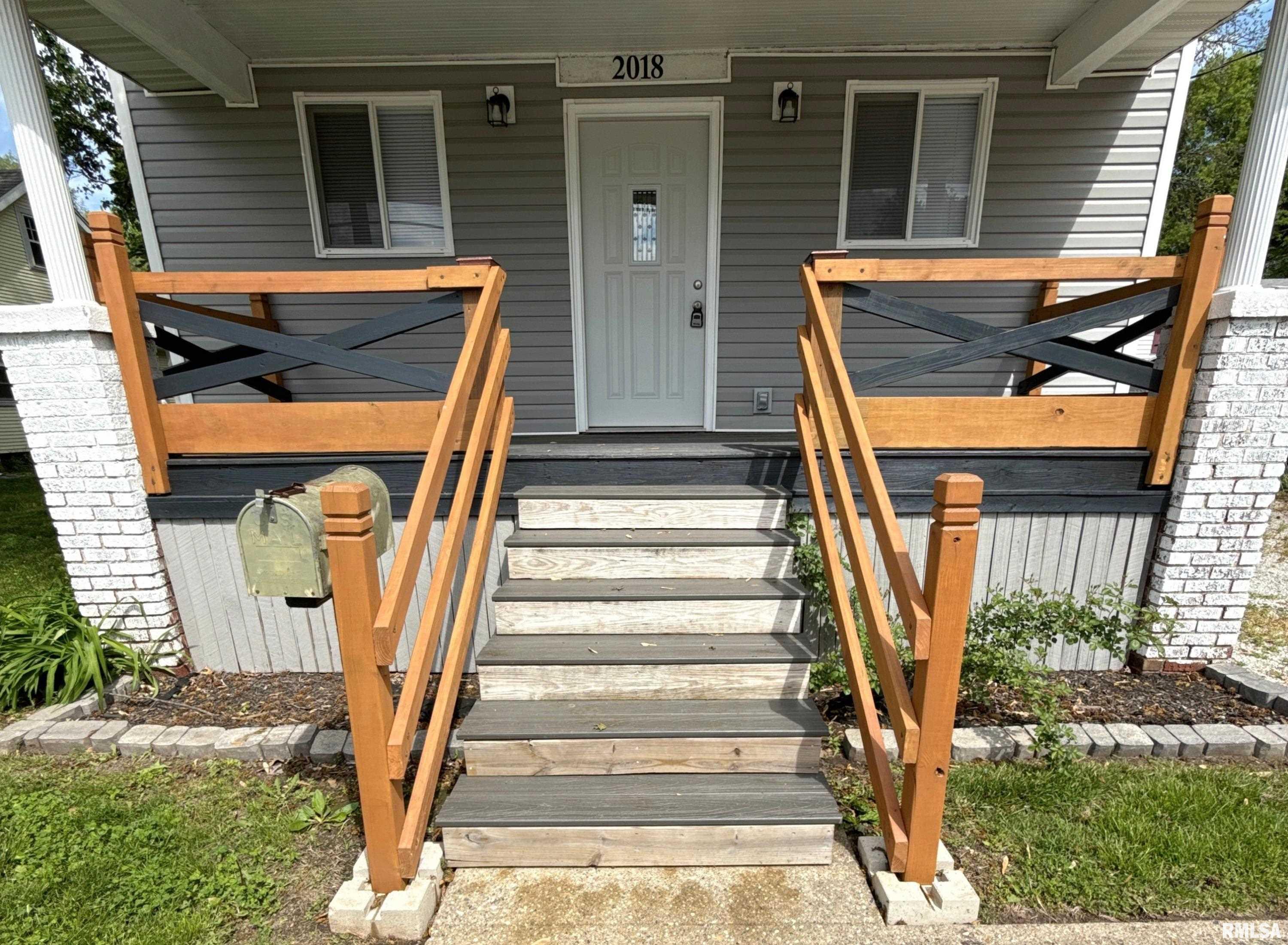 2018 North 9th Street Springfield, IL 62702 - Photo 5 of 26
