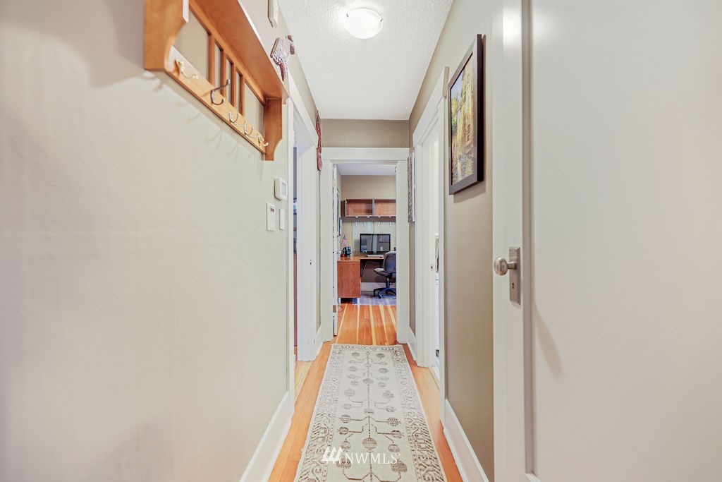 1909 North 47th Street Seattle, WA 98103 - Photo 12 of 39 Gallery Image 12