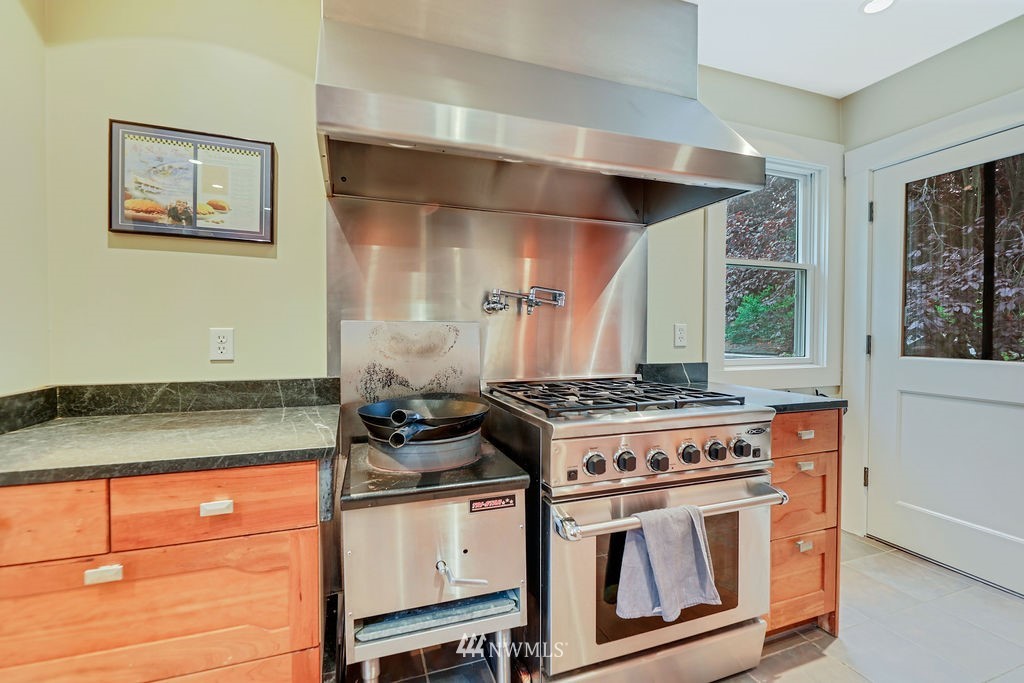 1909 North 47th Street Seattle, WA 98103 - Photo 23 of 39 Gallery Image 23