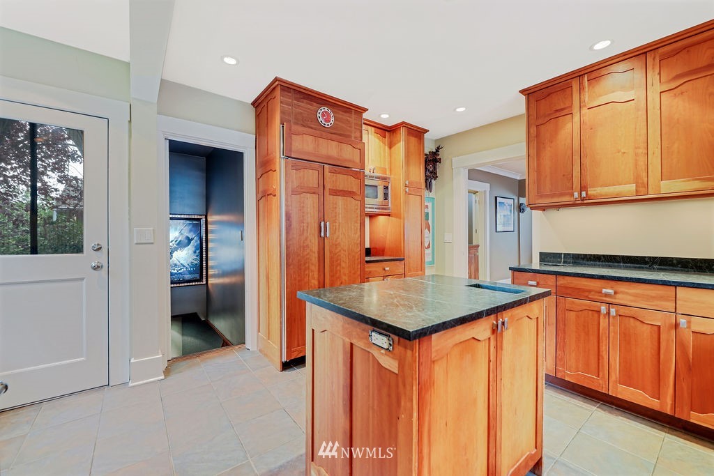 1909 North 47th Street Seattle, WA 98103 - Photo 25 of 39 Gallery Image 25