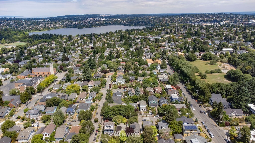 1909 North 47th Street Seattle, WA 98103 - Photo 30 of 39 Gallery Image 30