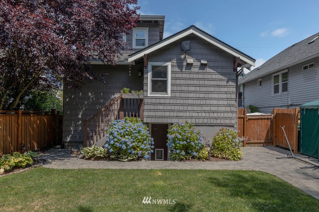 1909 North 47th Street Seattle, WA 98103 - Photo 32 of 39 Gallery Image 32
