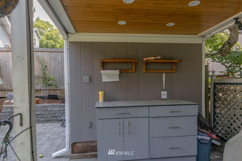 1909 North 47th Street Seattle, WA 98103 - Photo 34 of 39 Gallery Image 34