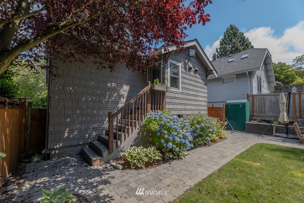1909 North 47th Street Seattle, WA 98103 - Photo 35 of 39 Gallery Image 35