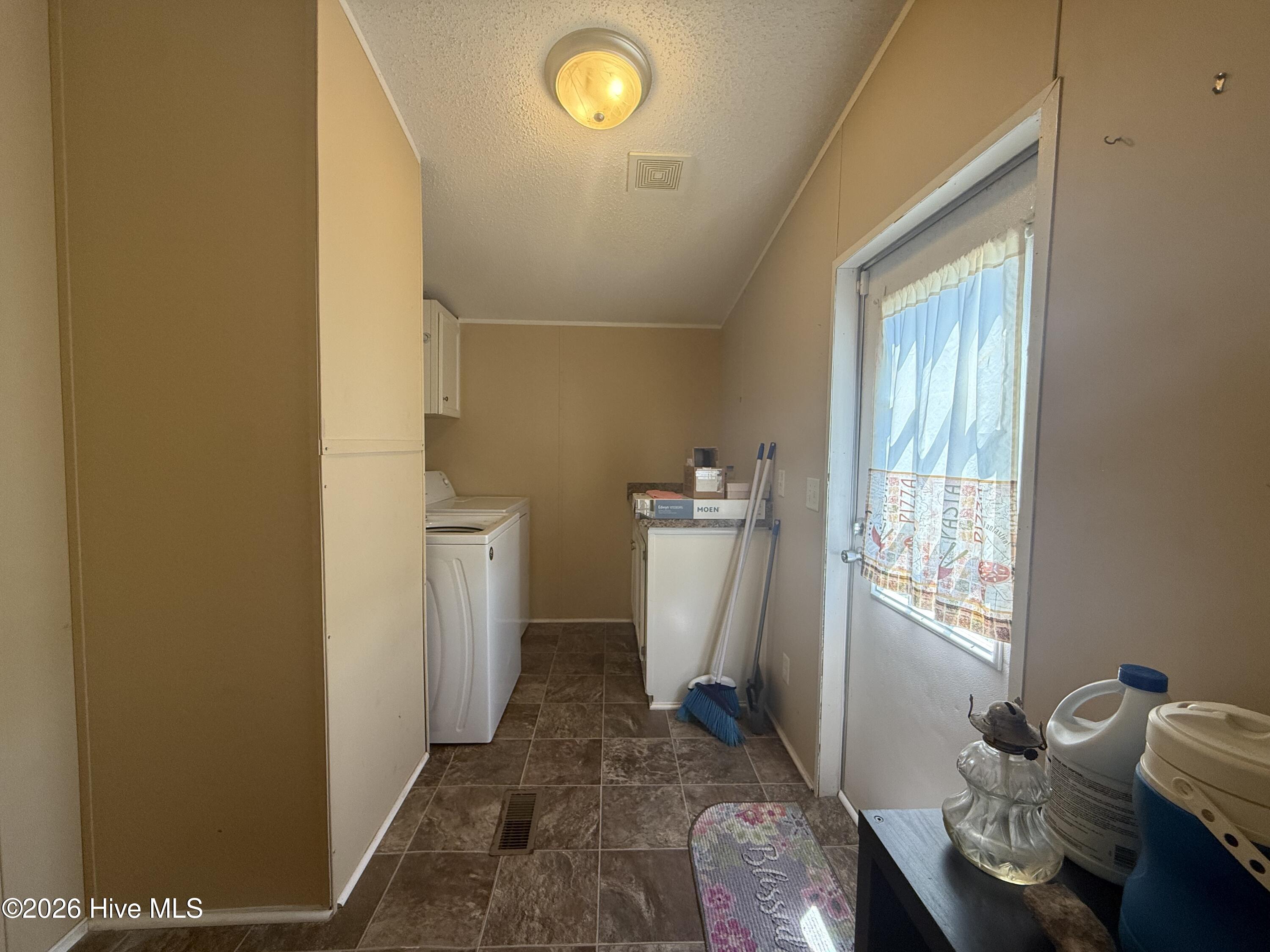 274 Norris Road Swansboro, NC 28584 - Photo 30 of 45 Laundry Room