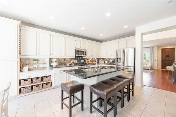 $895,000 | 28692 Placerview Trail, Saugus, CA 91390