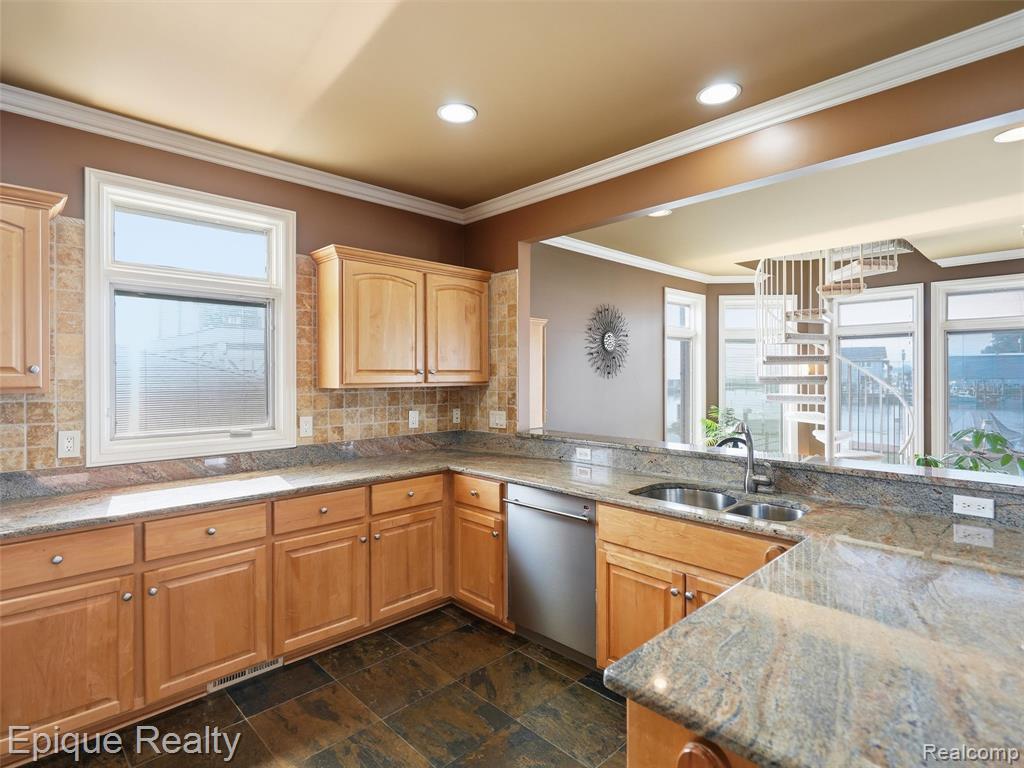 32354 North River Road Harrison Township, MI 48045 - Photo 11 of 73 Gallery Image 11
