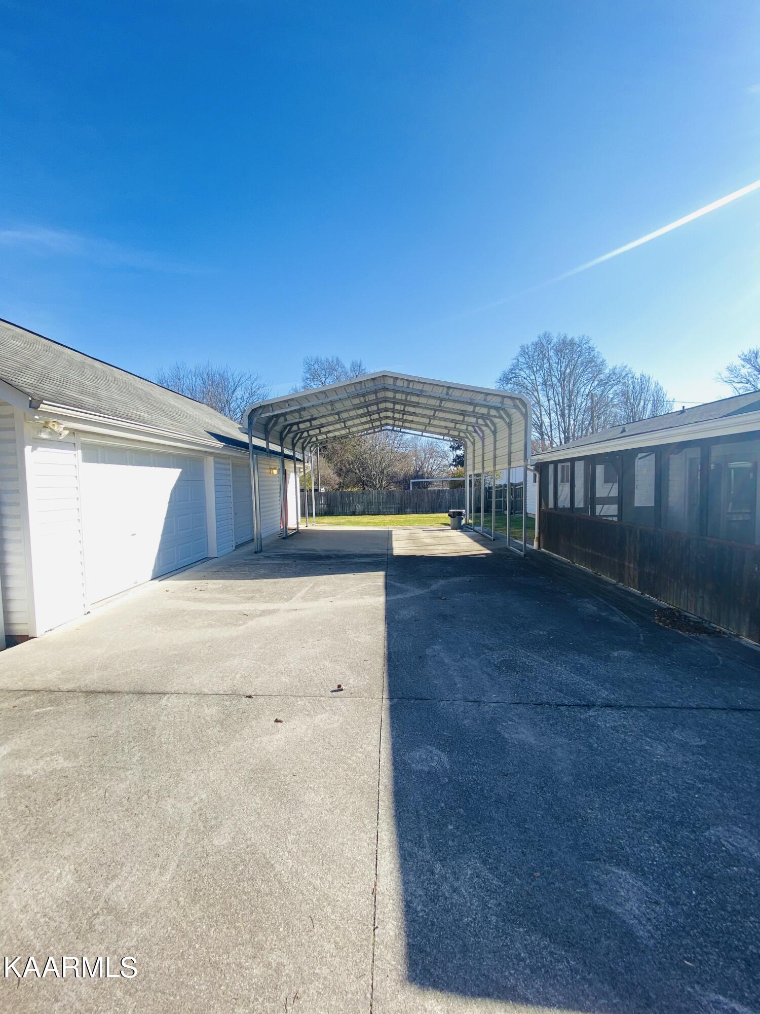 4321 Crestfield Road Knoxville, TN 37921 - Photo 14 of 24 BAB83168-4D6A-4D68-8C6B-995E57F14ED4