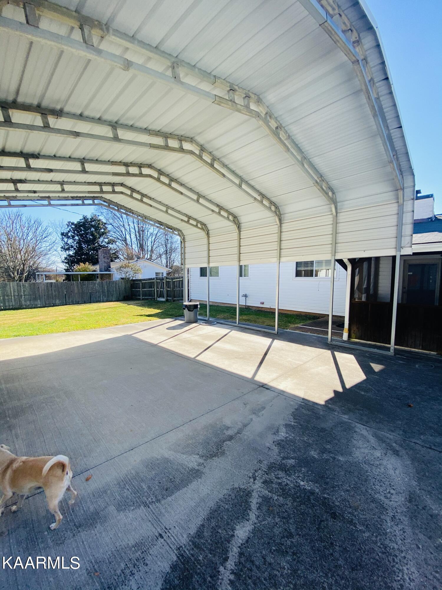 4321 Crestfield Road Knoxville, TN 37921 - Photo 15 of 24 61F8A7F5-6099-4982-9759-AB597DEE9B69