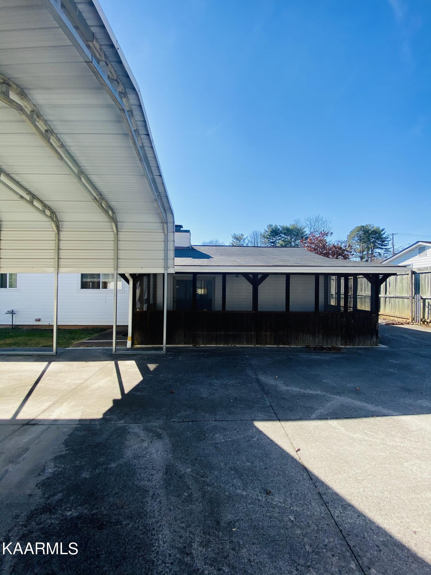 4321 Crestfield Road Knoxville, TN 37921 - Photo 16 of 24 A22AF832-F43D-47A0-A6A4-E6CF59995305