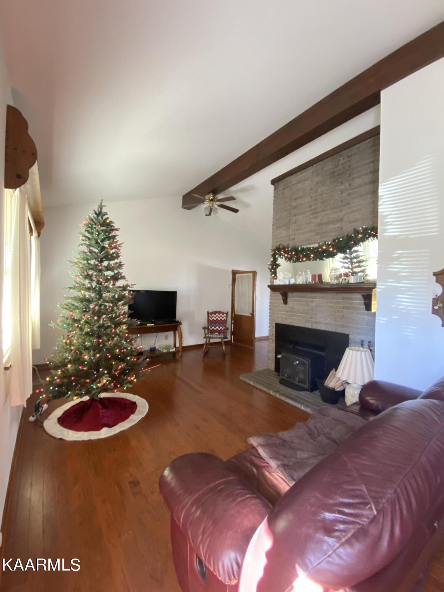 4321 Crestfield Road Knoxville, TN 37921 - Photo 3 of 24 53CE494C-6891-40F6-9A3E-721ADD10D4D5