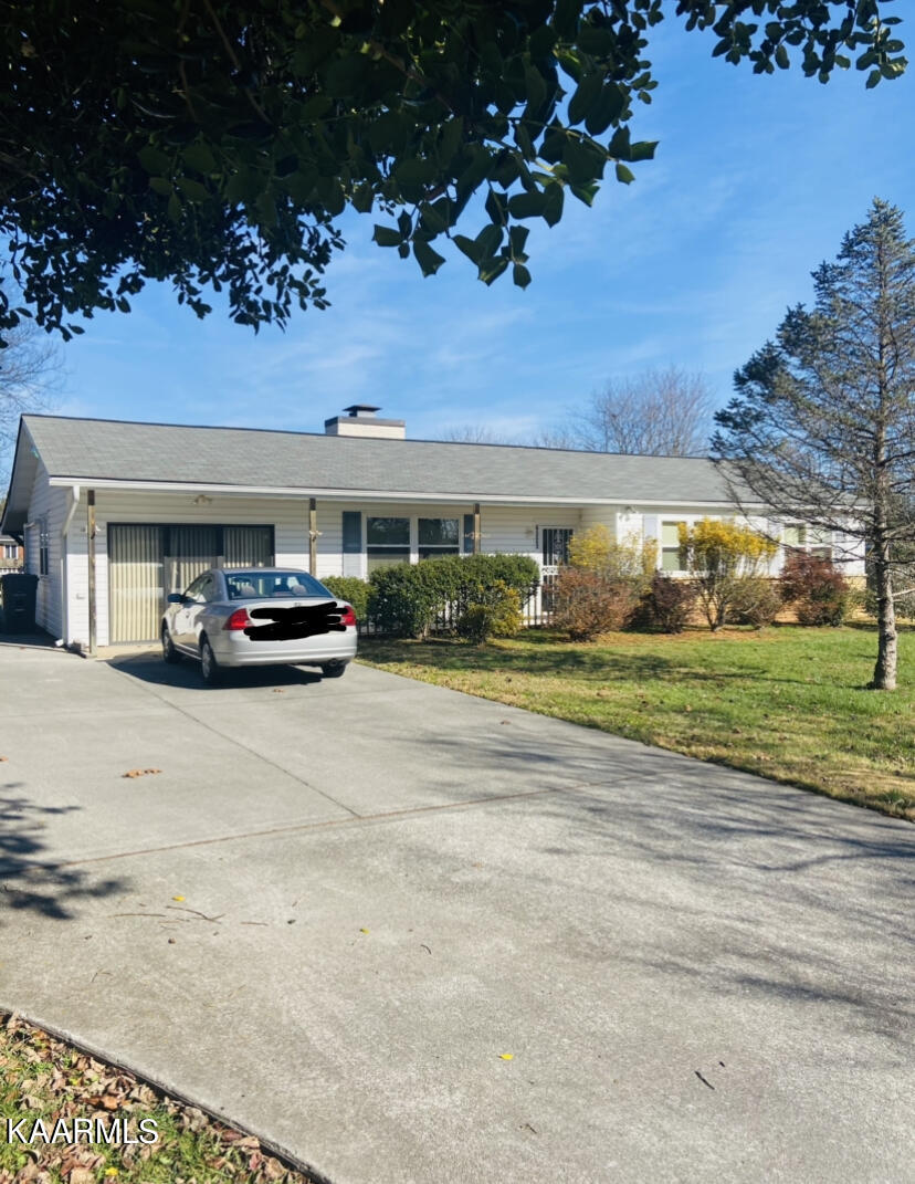 4321 Crestfield Road Knoxville, TN 37921 - Photo 6 of 24 D0024755-FFFB-4CA4-AABD-C5724802CBC4