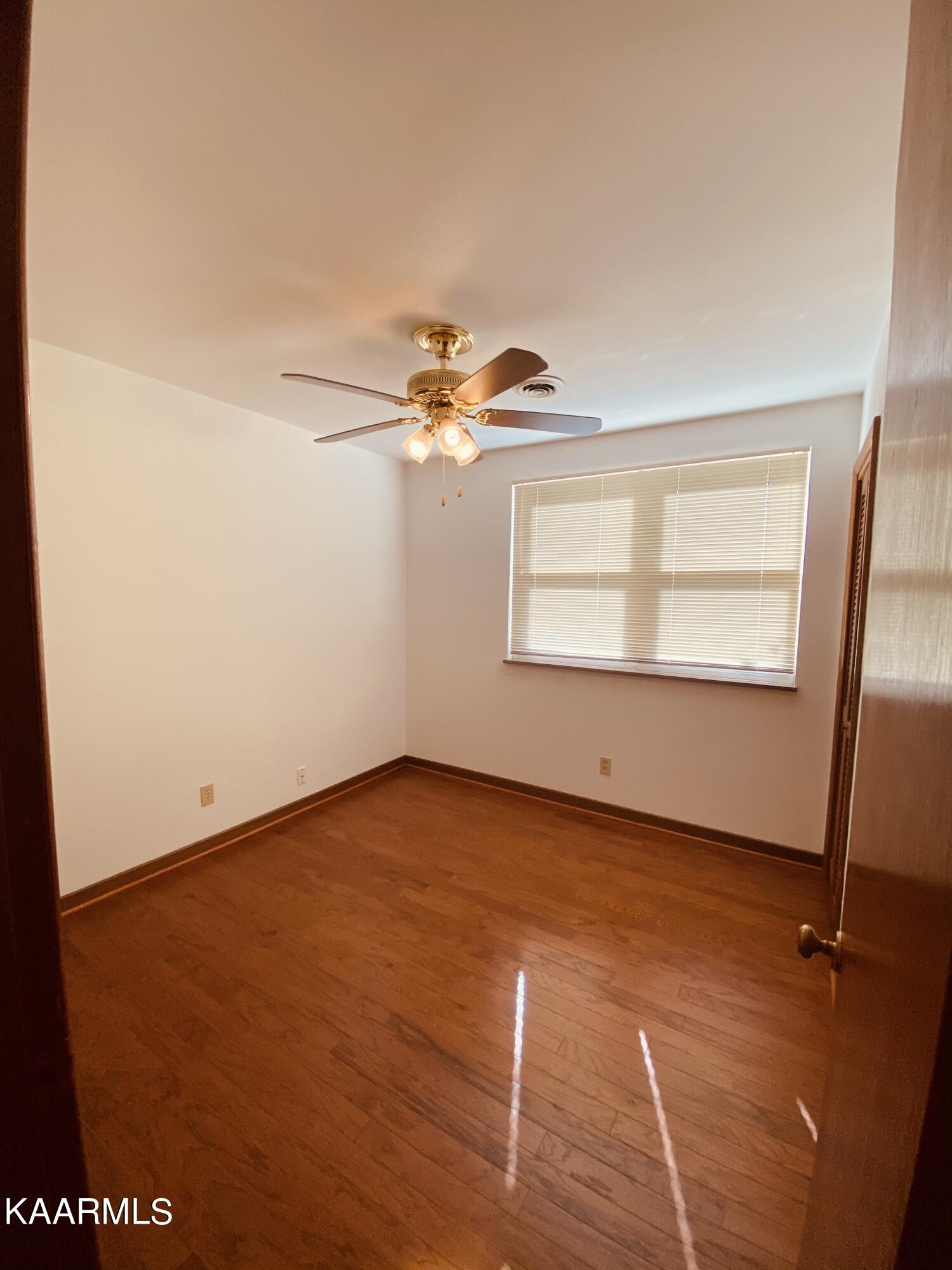 4321 Crestfield Road Knoxville, TN 37921 - Photo 9 of 24 74752532-7D31-41C7-8CA7-8288A96A54FF