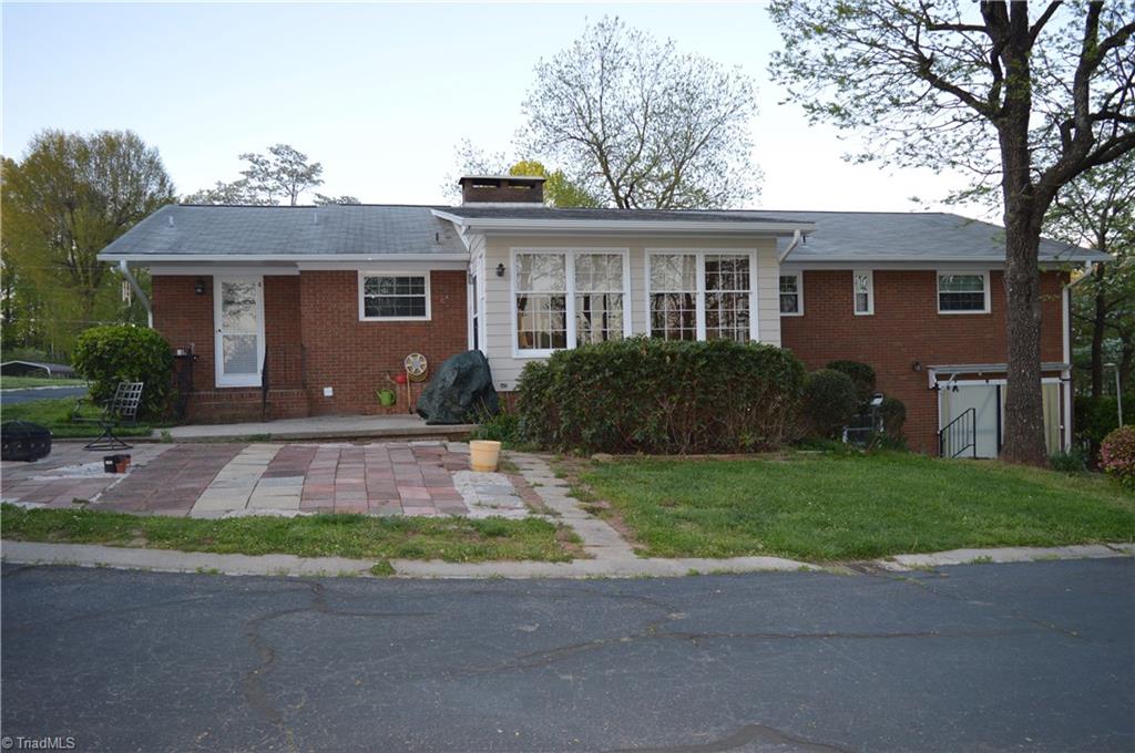 402 Springwood Road Asheboro, NC 27205 - Photo 4 of 21 Gallery Image 4