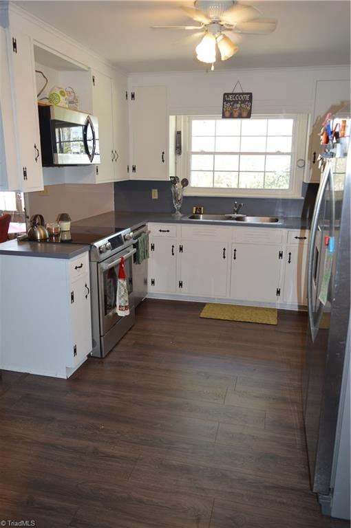 402 Springwood Road Asheboro, NC 27205 - Photo 8 of 21 Appliance are under 3 years old