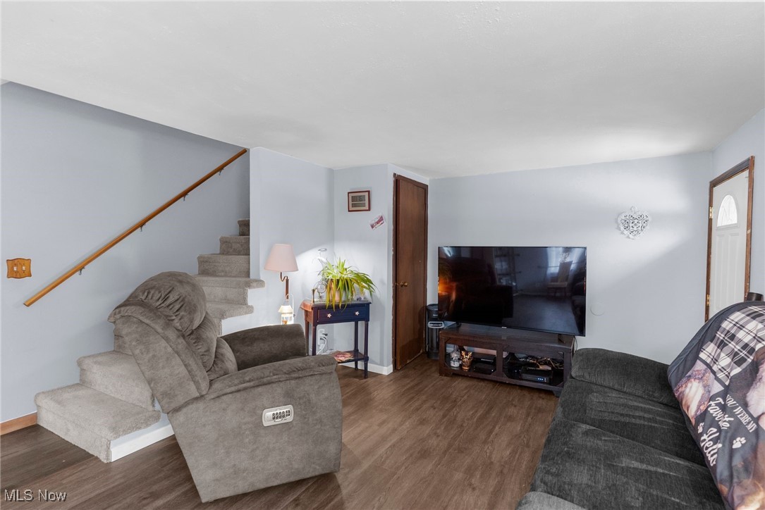 2508 Applegate Road Hubbard, OH 44425 - Photo 3 of 27 Gallery Image 3