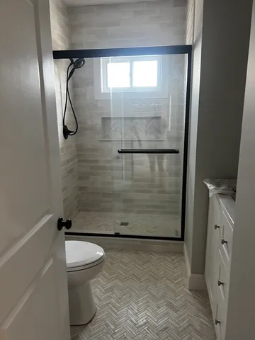 $2,100 | 2039 Pleasant Street, Unit 2, Fall River, MA 02723