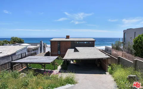$10,750,000 | 31340 Broad Beach Road, Malibu, CA 90265