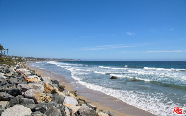 $10,750,000 | 31340 Broad Beach Road, Malibu, CA 90265