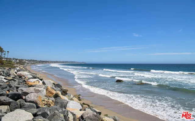 $10,750,000 | 31340 Broad Beach Road, Malibu, CA 90265