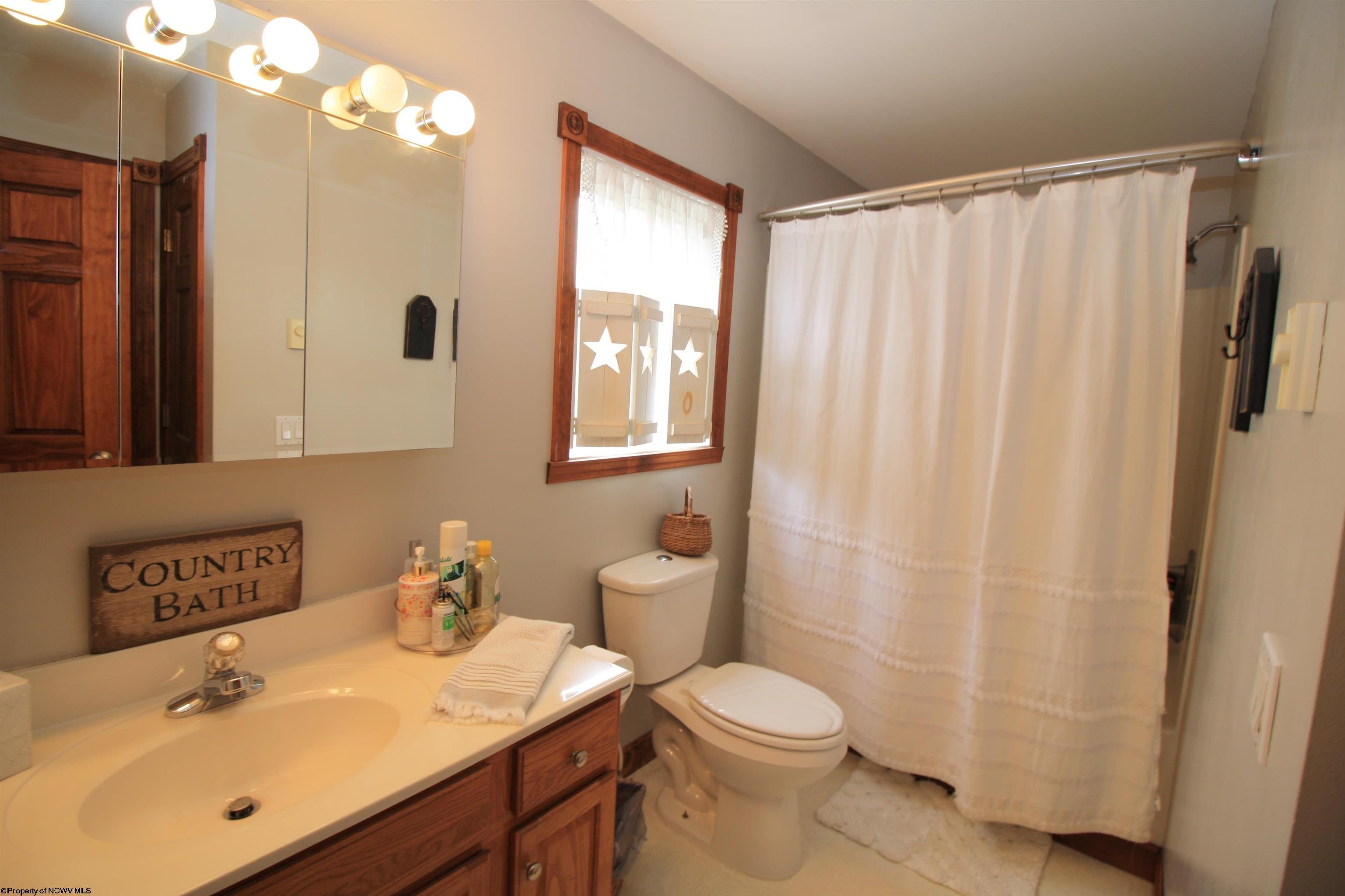 52 Murray Lane Reedsville, WV 26547 - Photo 12 of 27 Gallery Image 12