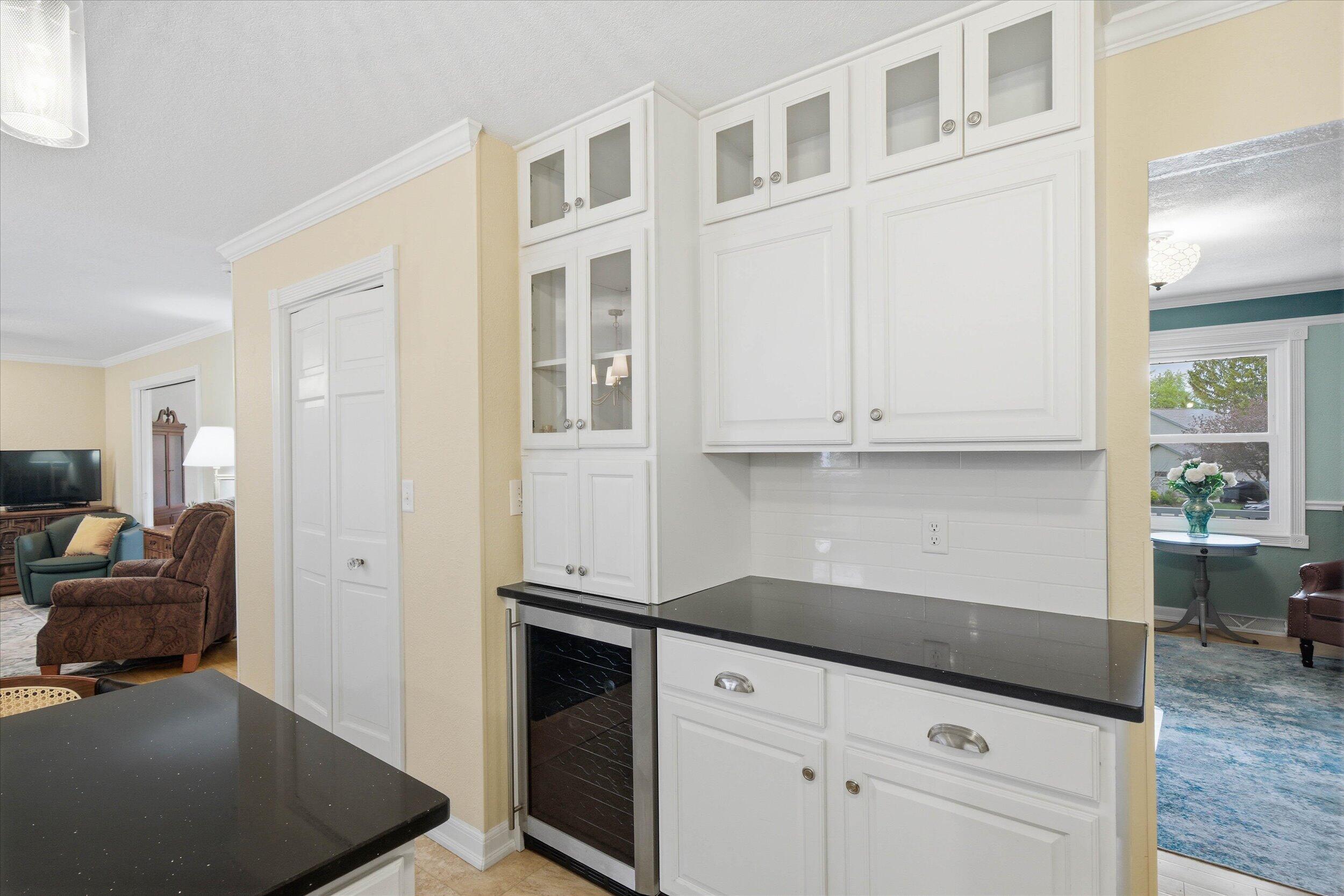 835 Suhrke Road Plymouth, WI 53073 - Photo 14 of 55 15-Kitchen