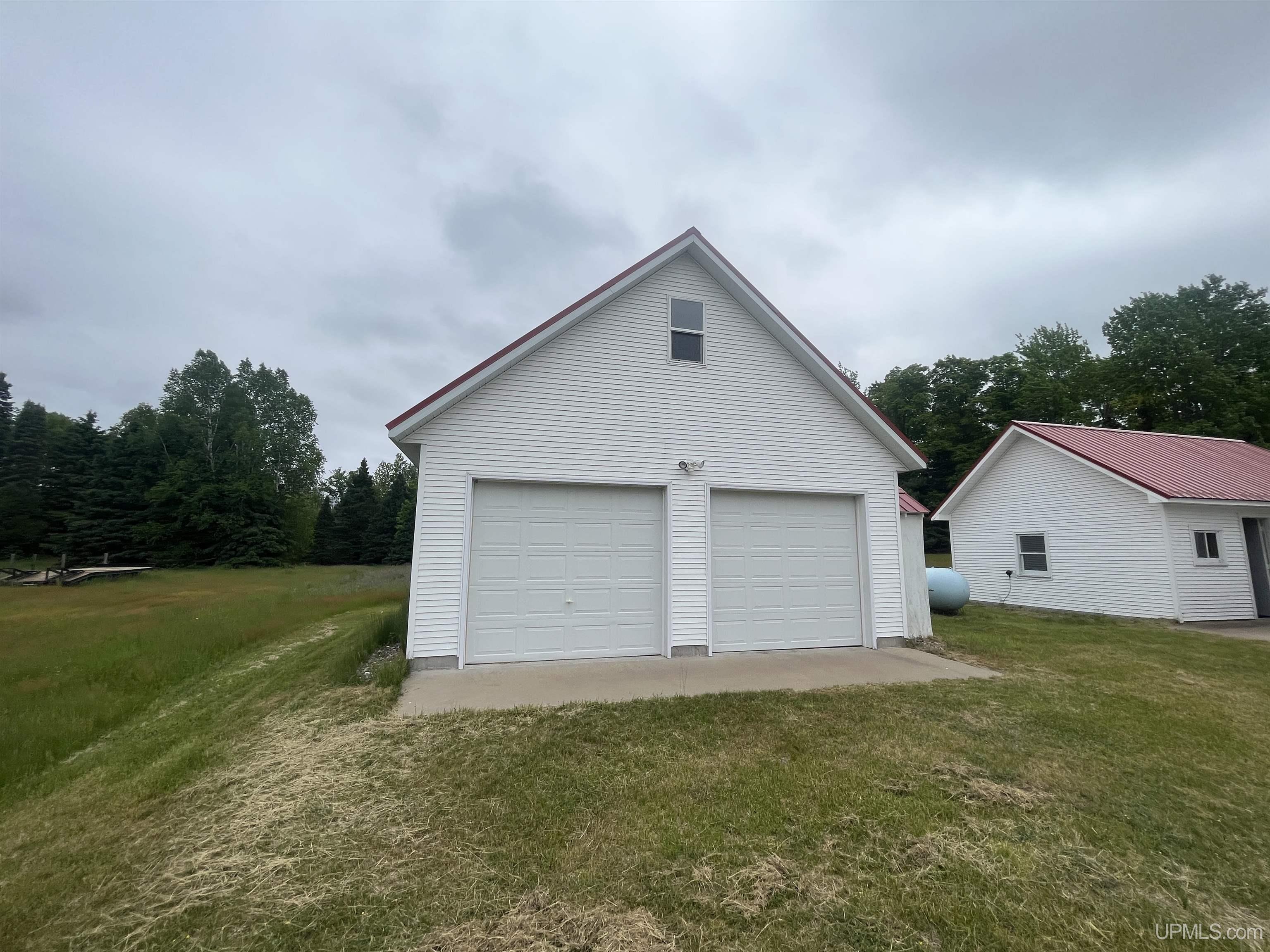 589 Mangum Road Marquette, MI 49855 - Photo 8 of 59
