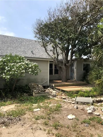 $2,500 | 325 East Oaks Avenue, Port Aransas, TX 78373