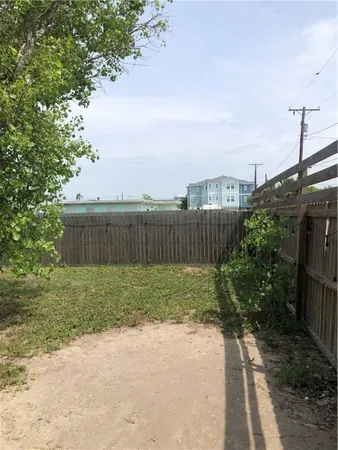 $2,500 | 325 East Oaks Avenue, Port Aransas, TX 78373