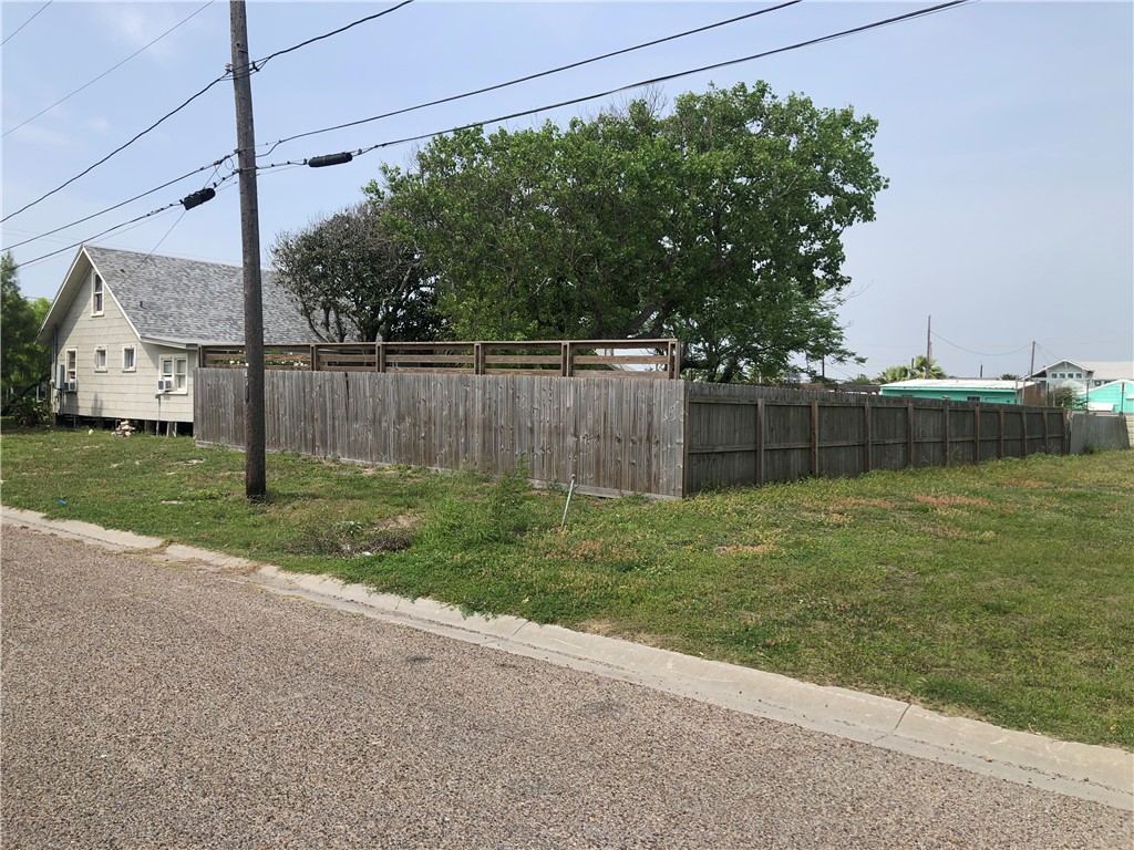 325 East Oaks Avenue Port Aransas, TX 78373 - Photo 16 of 18