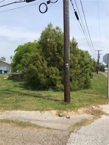 $2,500 | 325 East Oaks Avenue, Port Aransas, TX 78373