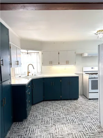 $2,500 | 325 East Oaks Avenue, Port Aransas, TX 78373