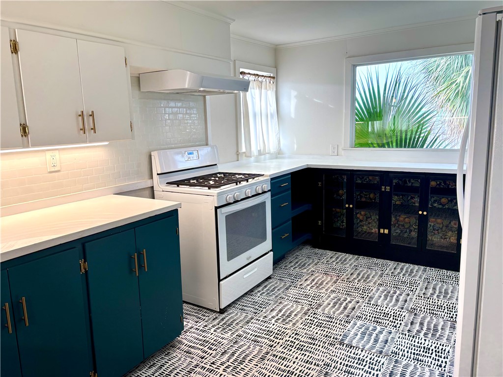 325 East Oaks Avenue Port Aransas, TX 78373 - Photo 9 of 18