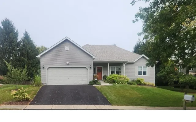 $450,000 | 716 Ayers Street, Bolingbrook, IL 60440