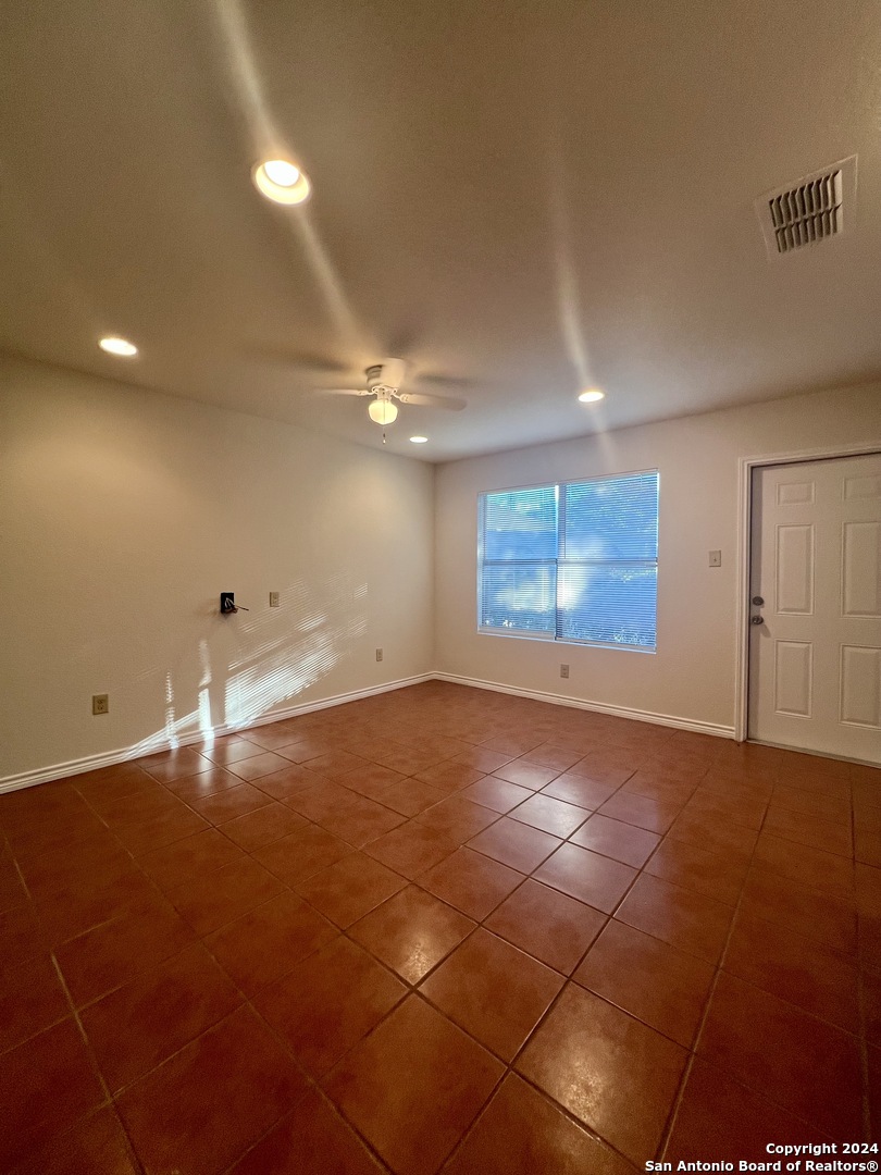 1721 Quintana Road, Unit 101 San Antonio, TX 78211 - Photo 12 of 38