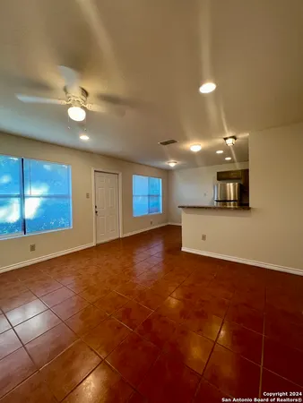 $985 | 1721 Quintana Road, Unit 101, San Antonio, TX 78211