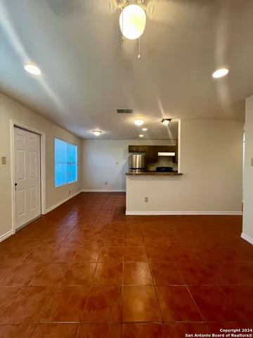 $985 | 1721 Quintana Road, Unit 101, San Antonio, TX 78211