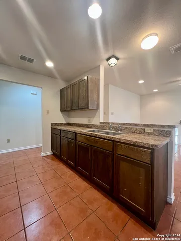 $985 | 1721 Quintana Road, Unit 101, San Antonio, TX 78211