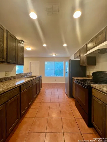 $985 | 1721 Quintana Road, Unit 101, San Antonio, TX 78211