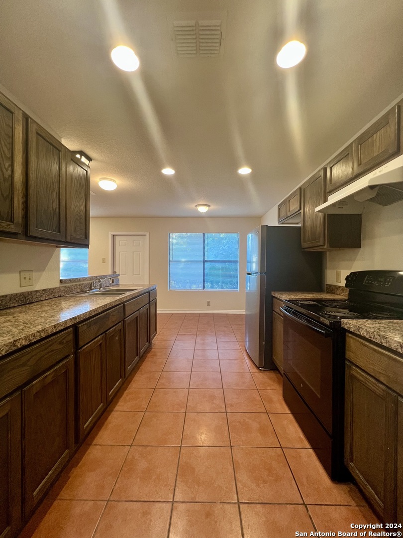 1721 Quintana Road, Unit 101 San Antonio, TX 78211 - Photo 22 of 38