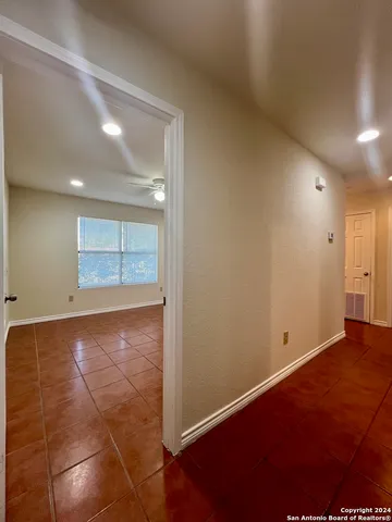 $985 | 1721 Quintana Road, Unit 101, San Antonio, TX 78211