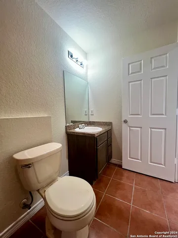 $985 | 1721 Quintana Road, Unit 101, San Antonio, TX 78211