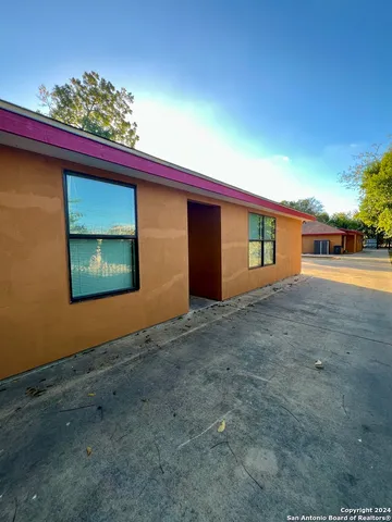 $985 | 1721 Quintana Road, Unit 101, San Antonio, TX 78211