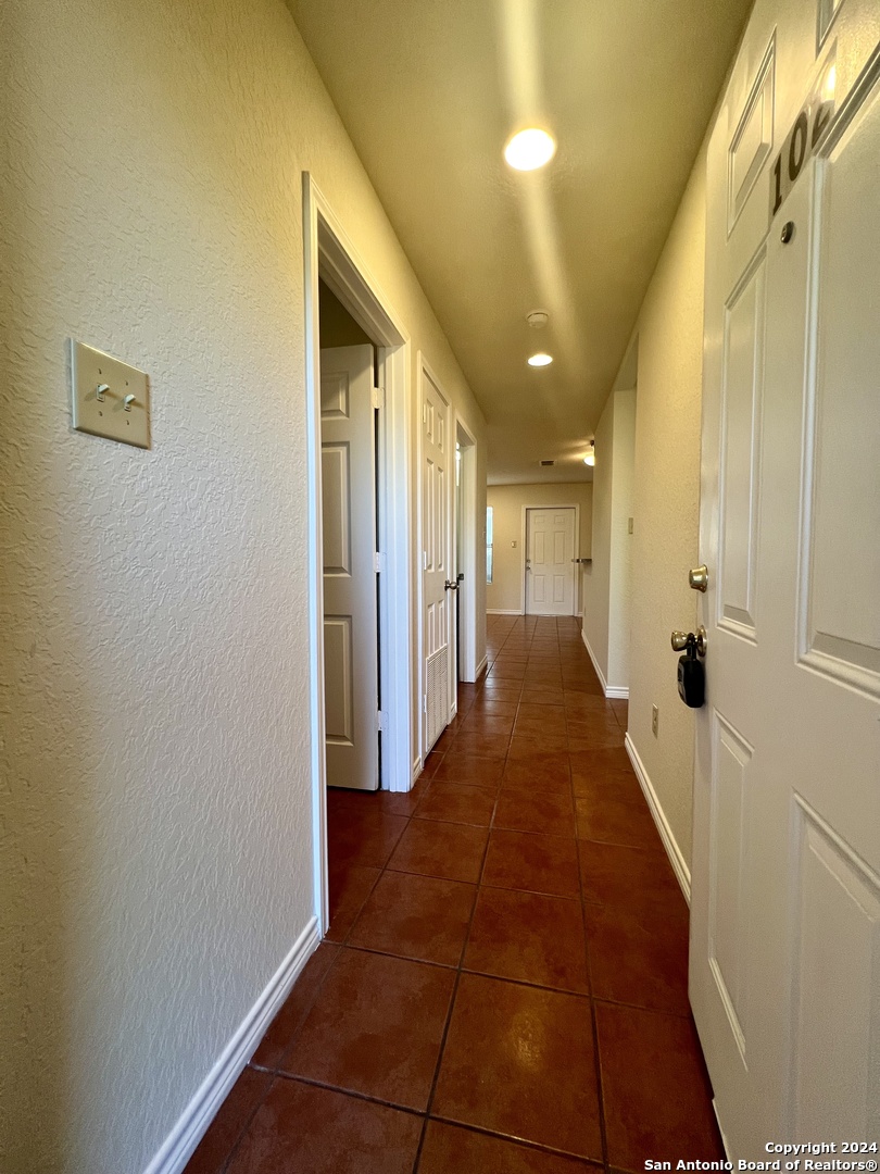 1721 Quintana Road, Unit 101 San Antonio, TX 78211 - Photo 5 of 38