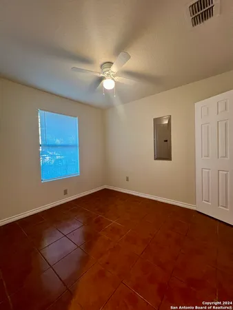 $985 | 1721 Quintana Road, Unit 101, San Antonio, TX 78211