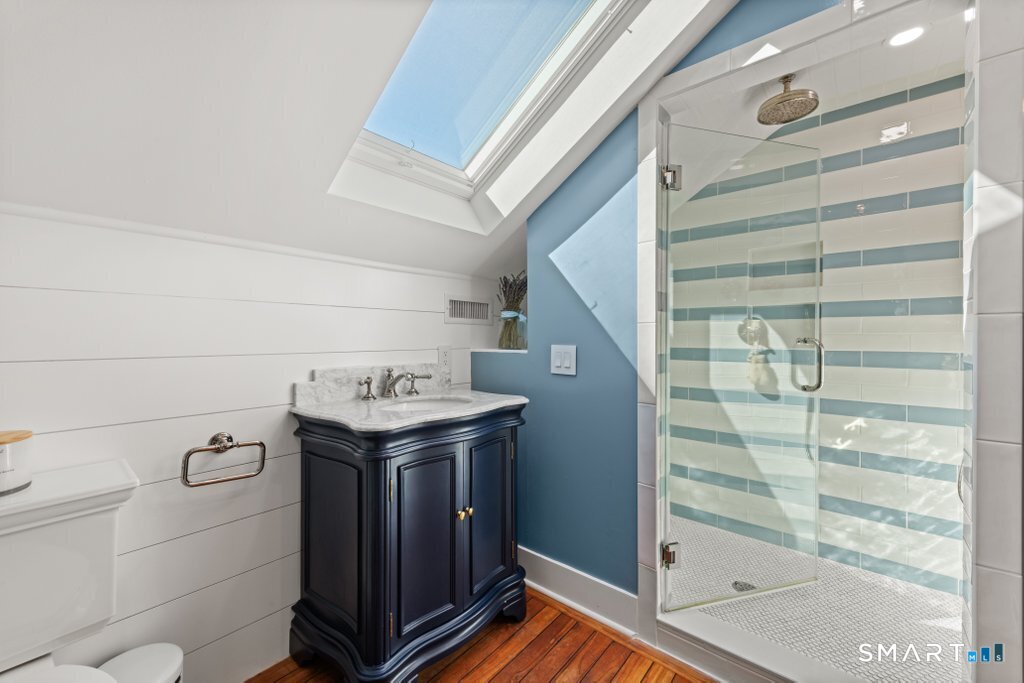 592 West Hill Road Stamford, CT 06902 - Photo 26 of 36 3rd floor full bath