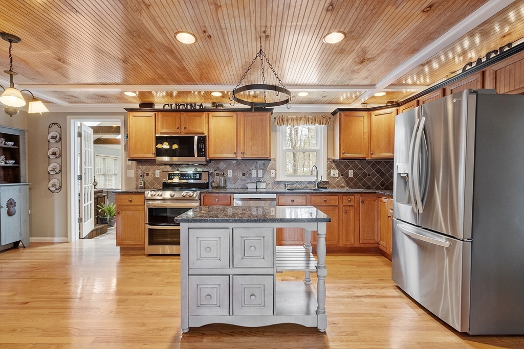 39 Prescott Street Rutland, MA 01543 - Photo 3 of 39