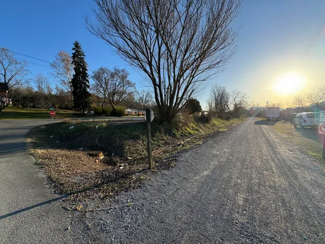 $60,000 | 1903 West G Street, Elizabethton, TN 37643