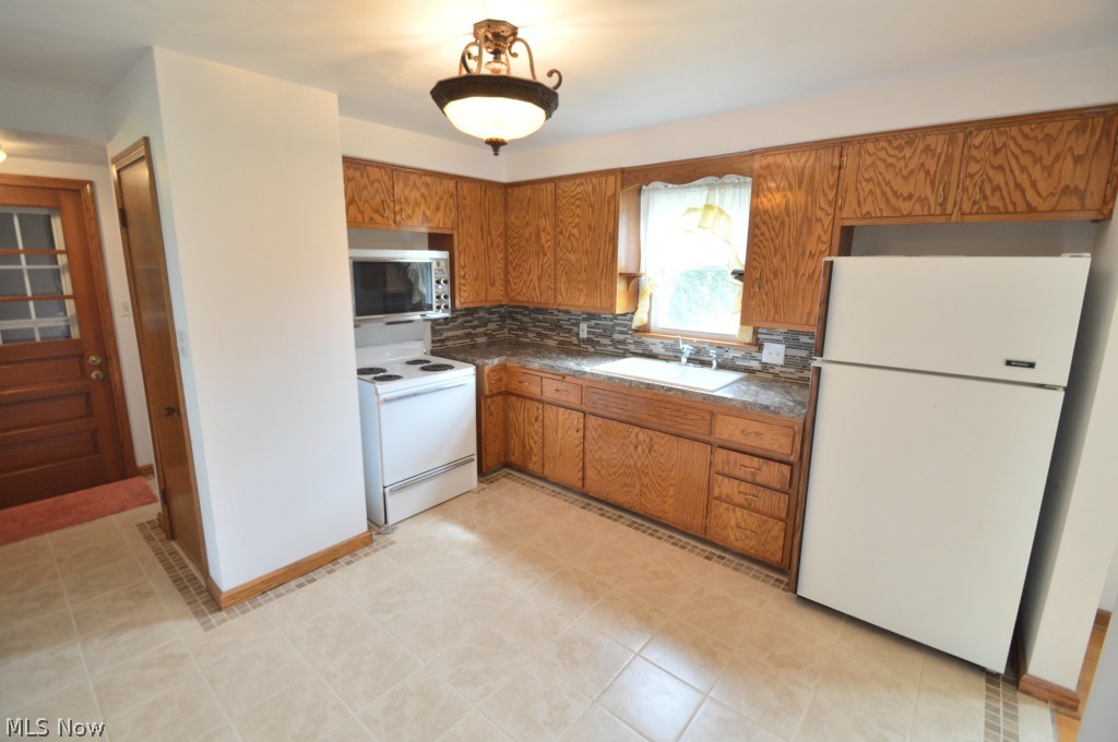 9785 Struthers Road New Middletown, OH 44442 - Photo 4 of 20 Gallery Image 4