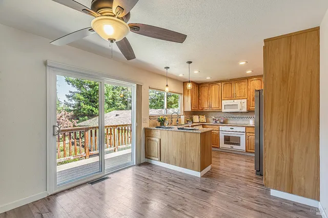 $880,000 | 2080 Mt Olive Way, Santa Rosa, CA 95404